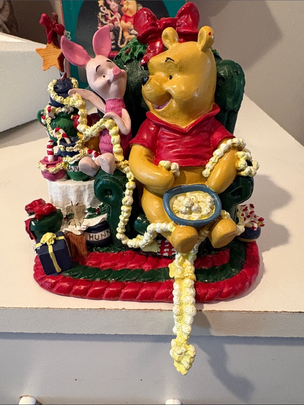 Vintage 1999 Winnie the Pooh and piglet stocking hanger